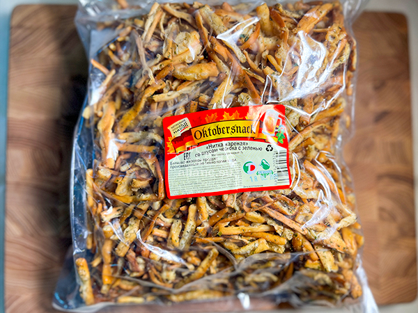 Нитка ЖАРЕНАЯ "Чеснок с зеленью" Oktobersnack 1 кг (сырный продукт) в Лосино-Петровском